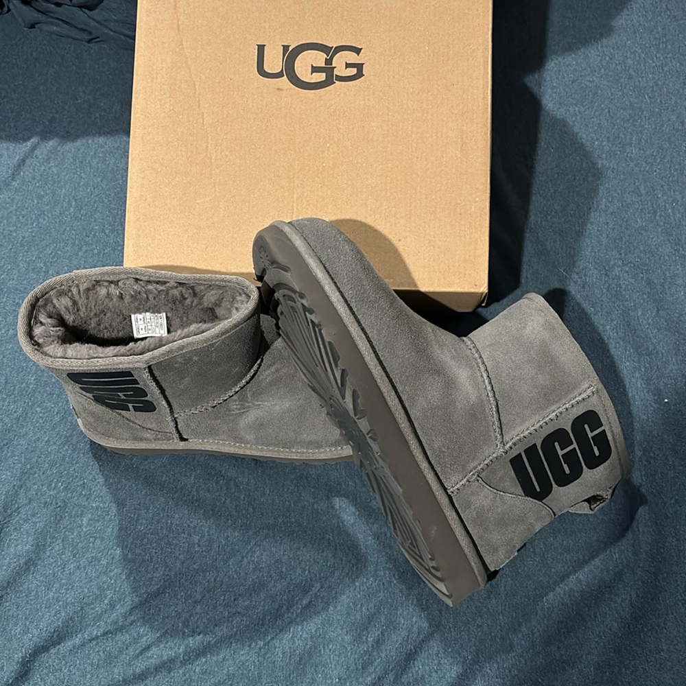 Shortie UGG boots